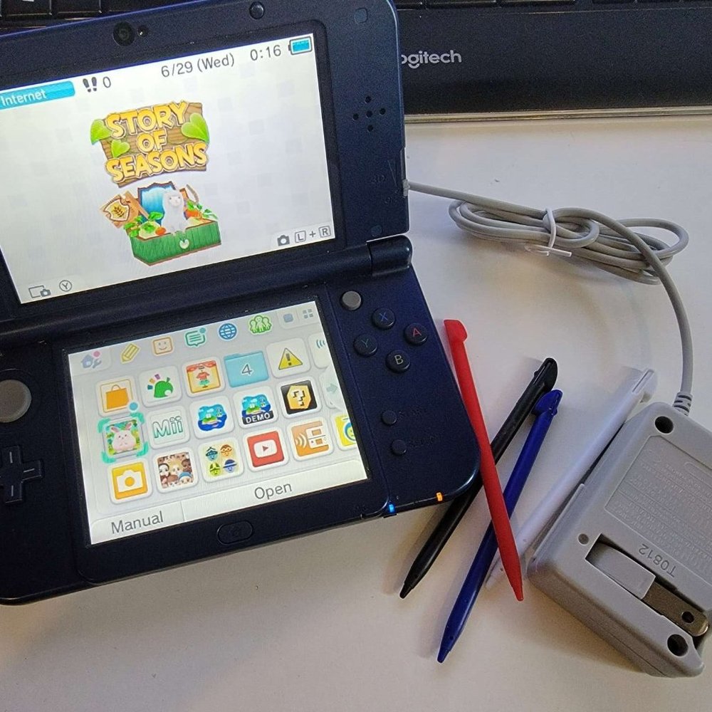 Nintendo 3DS XL Galaxy with Story of Seasons Game
